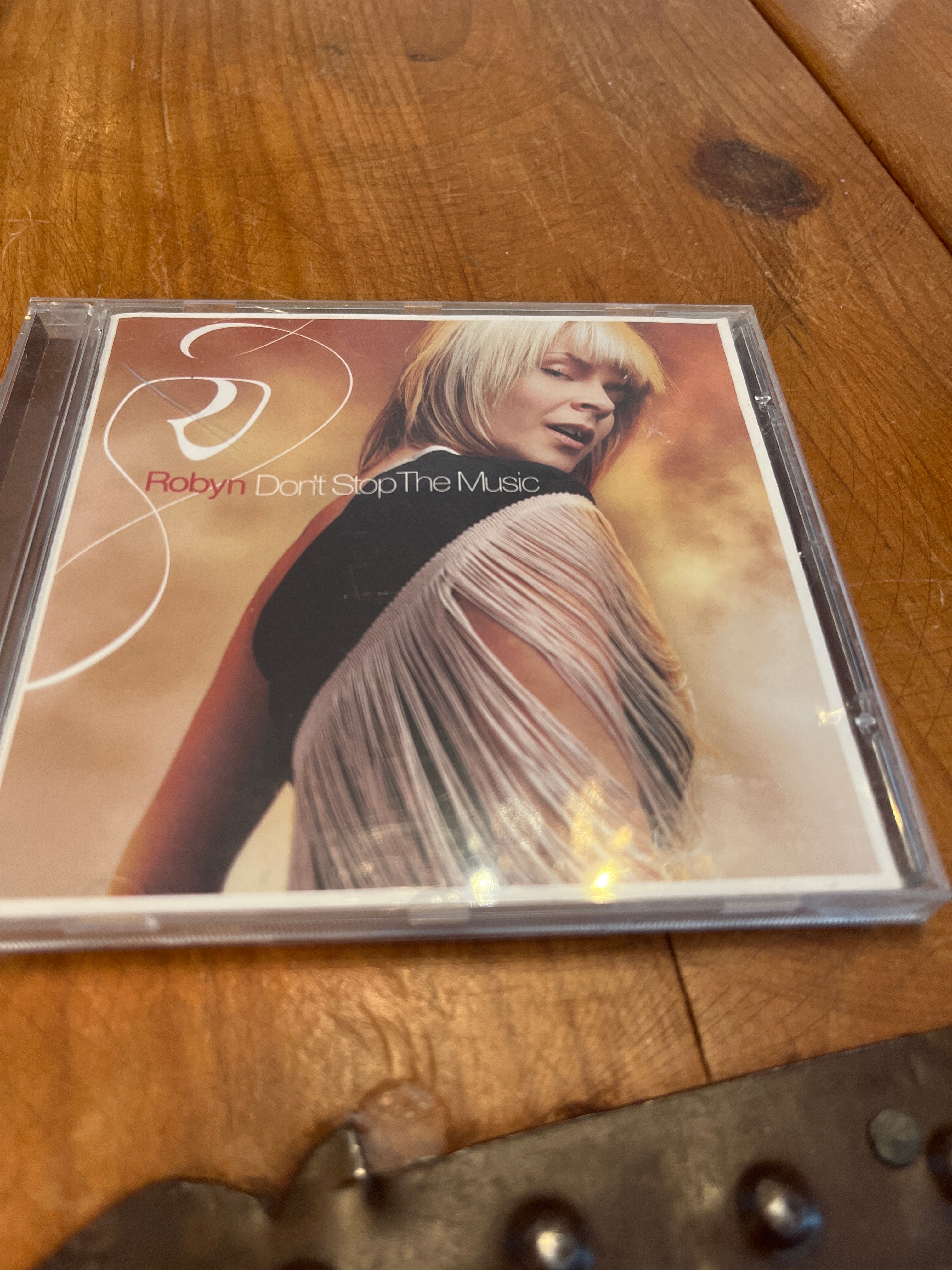 Robyn - Don’t Stop The Music (vg+/vg+)