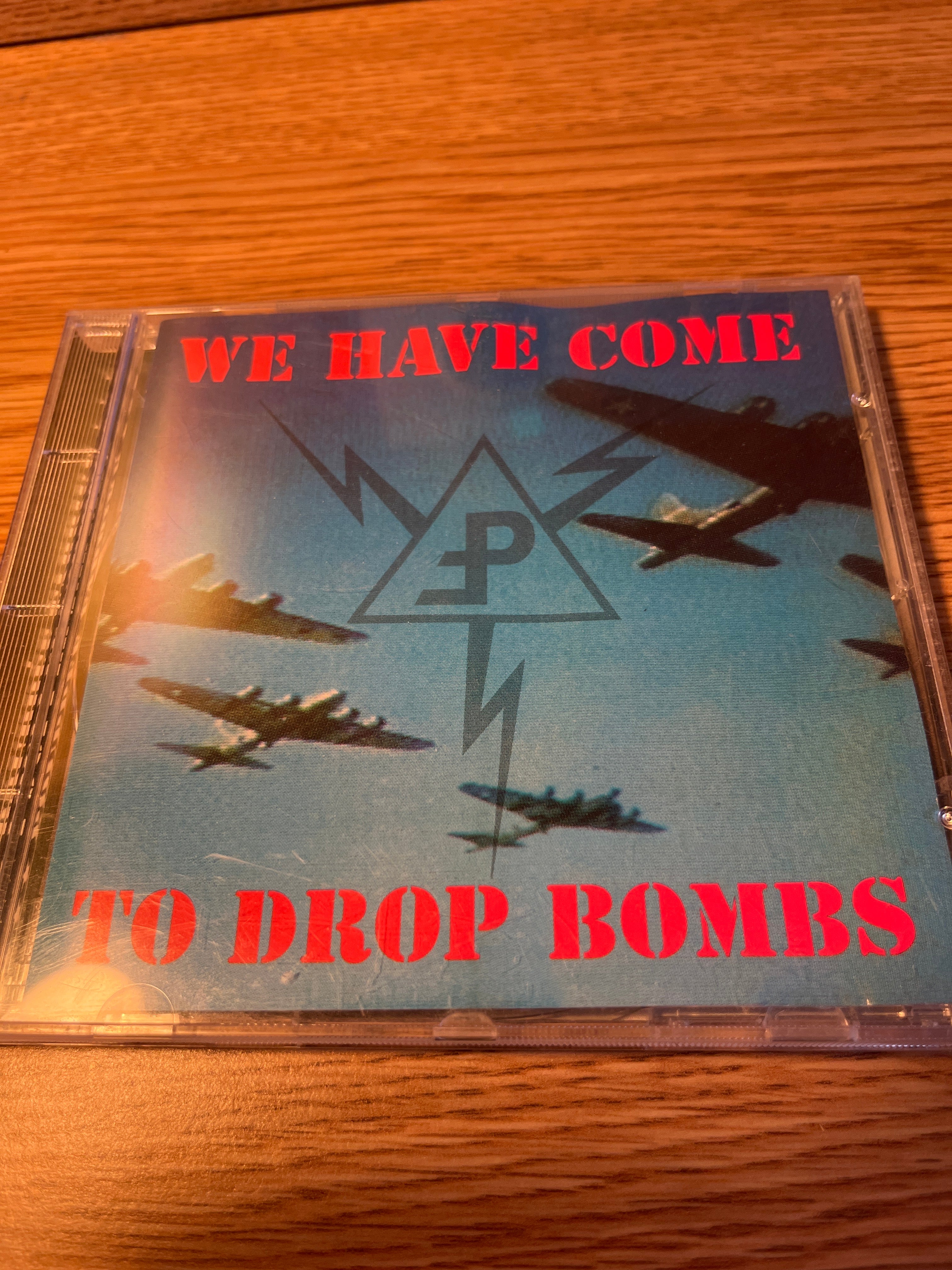 Pouppée Fabrikk - We Have Come To Drop Bombs (vg+/vg+)