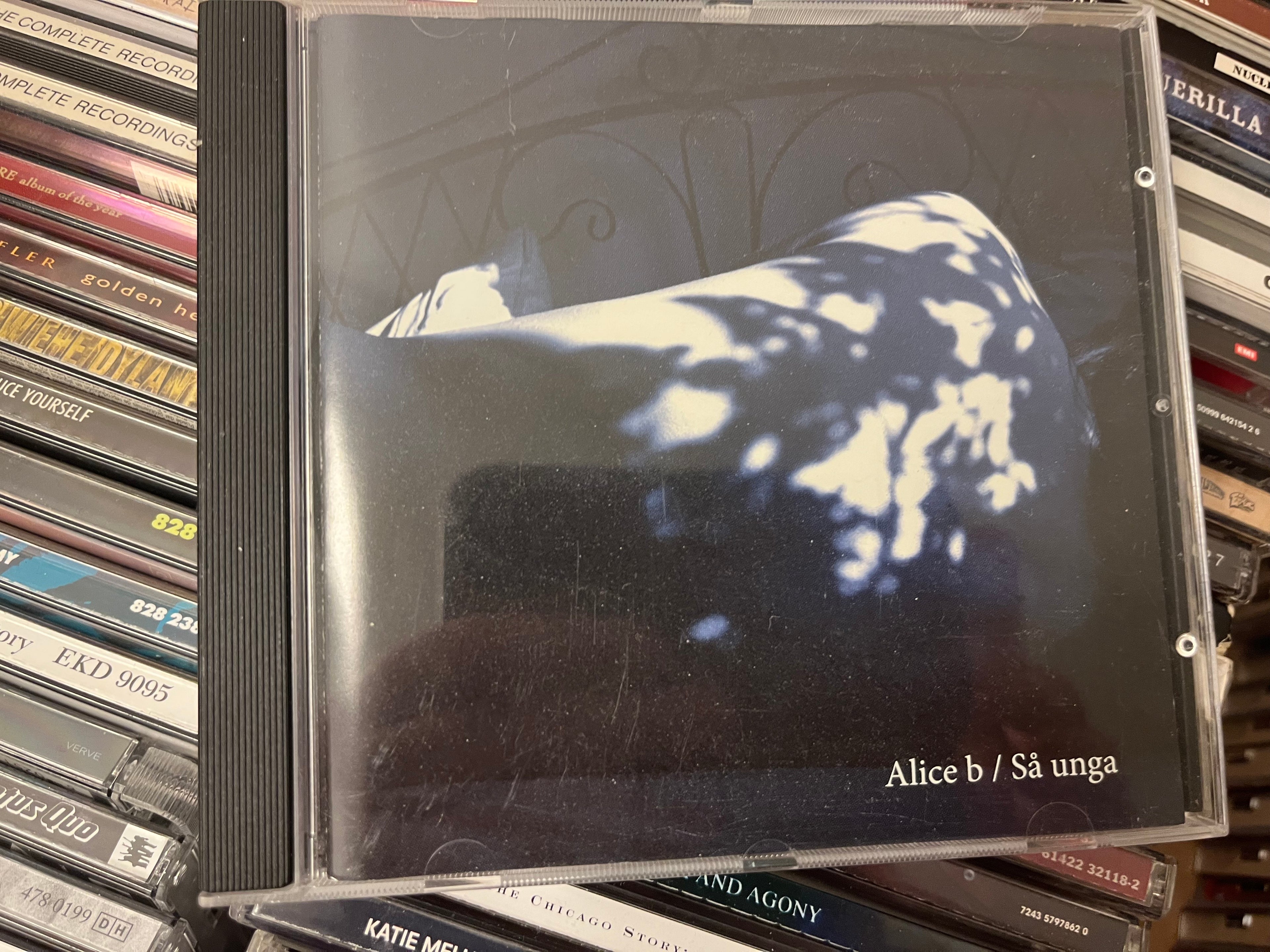 Alice B - Så Unga (NM/NM)