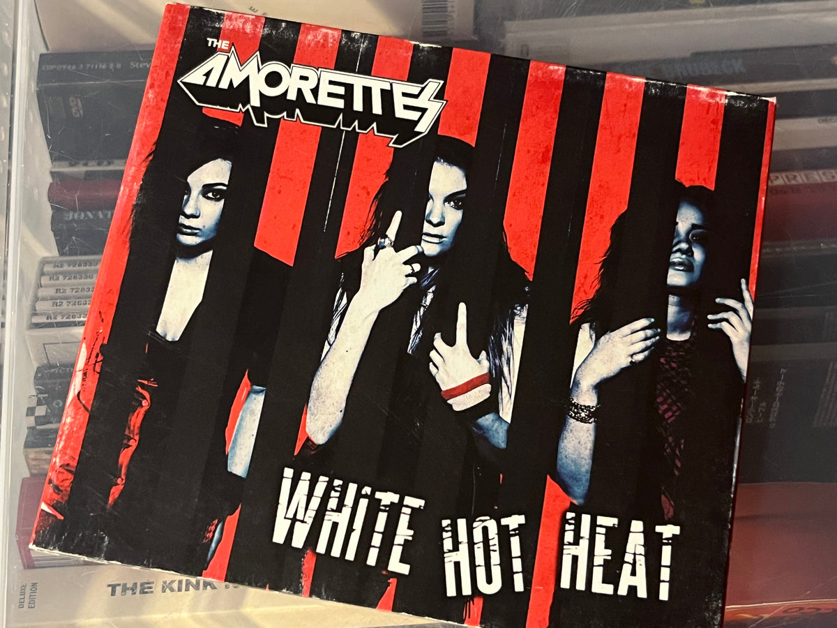 The Amorettes – White Hot Heat (NM/vg+) EU-16 shelfwear digi *RARE HARD ROCK*
