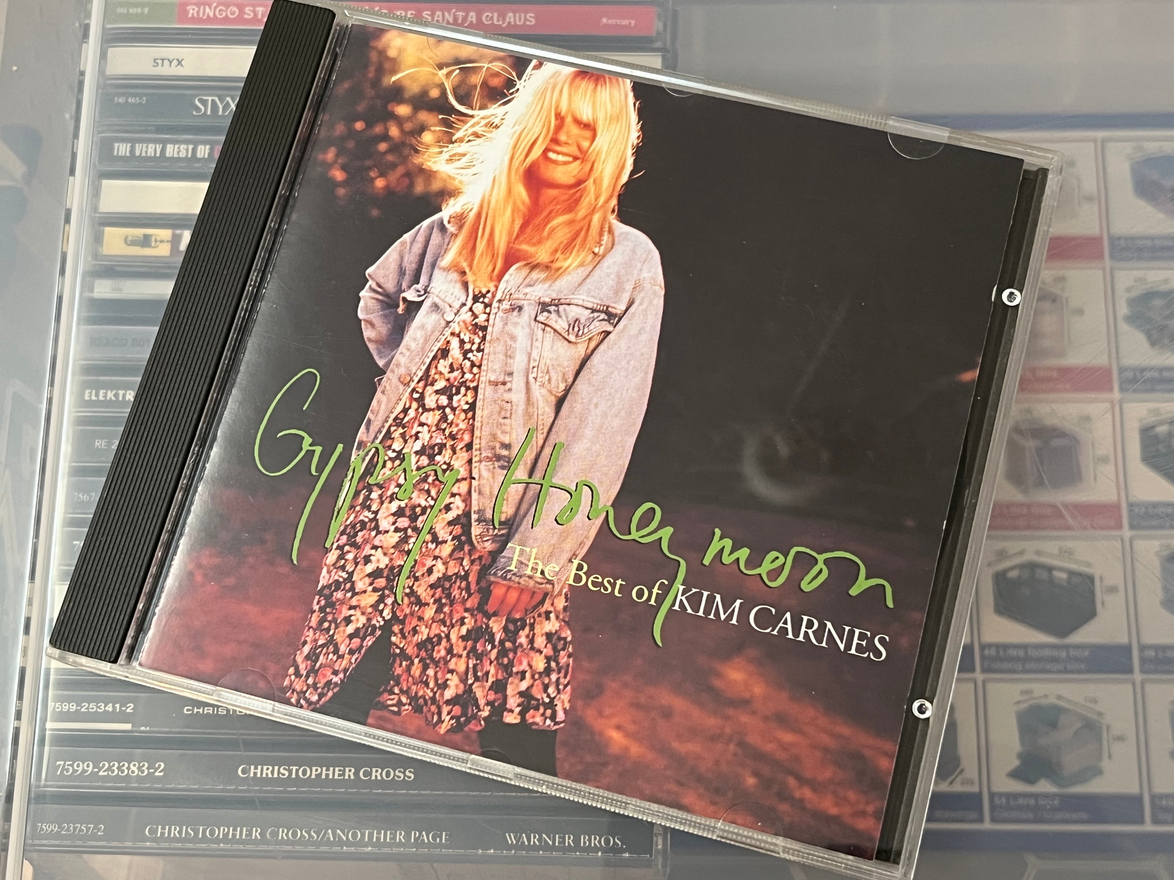 Kim Carnes – Gypsy Honeymoon (The Best Of Kim Carnes) (NM/NM)