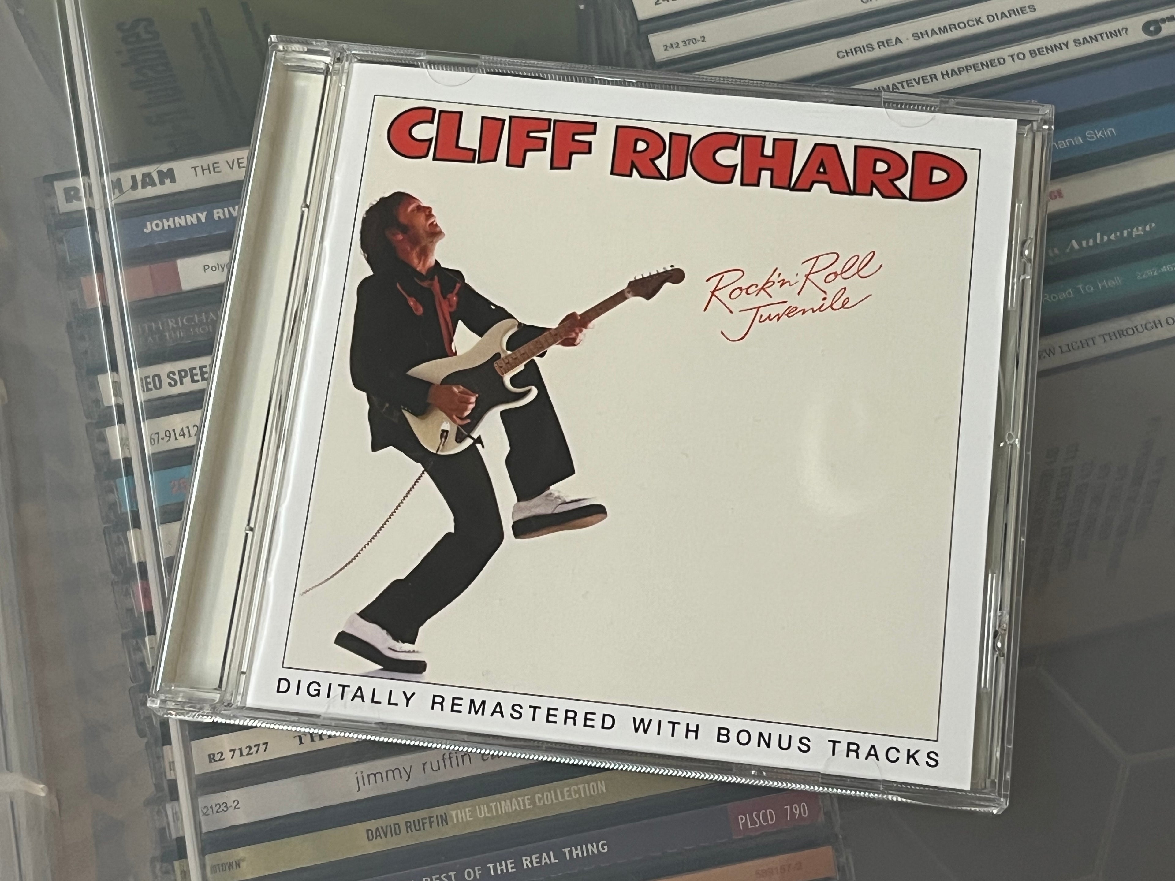 Cliff Richard ‎– Rock 'N' Roll Juvenile (NM/NM) Remaster +2 bonusspår!