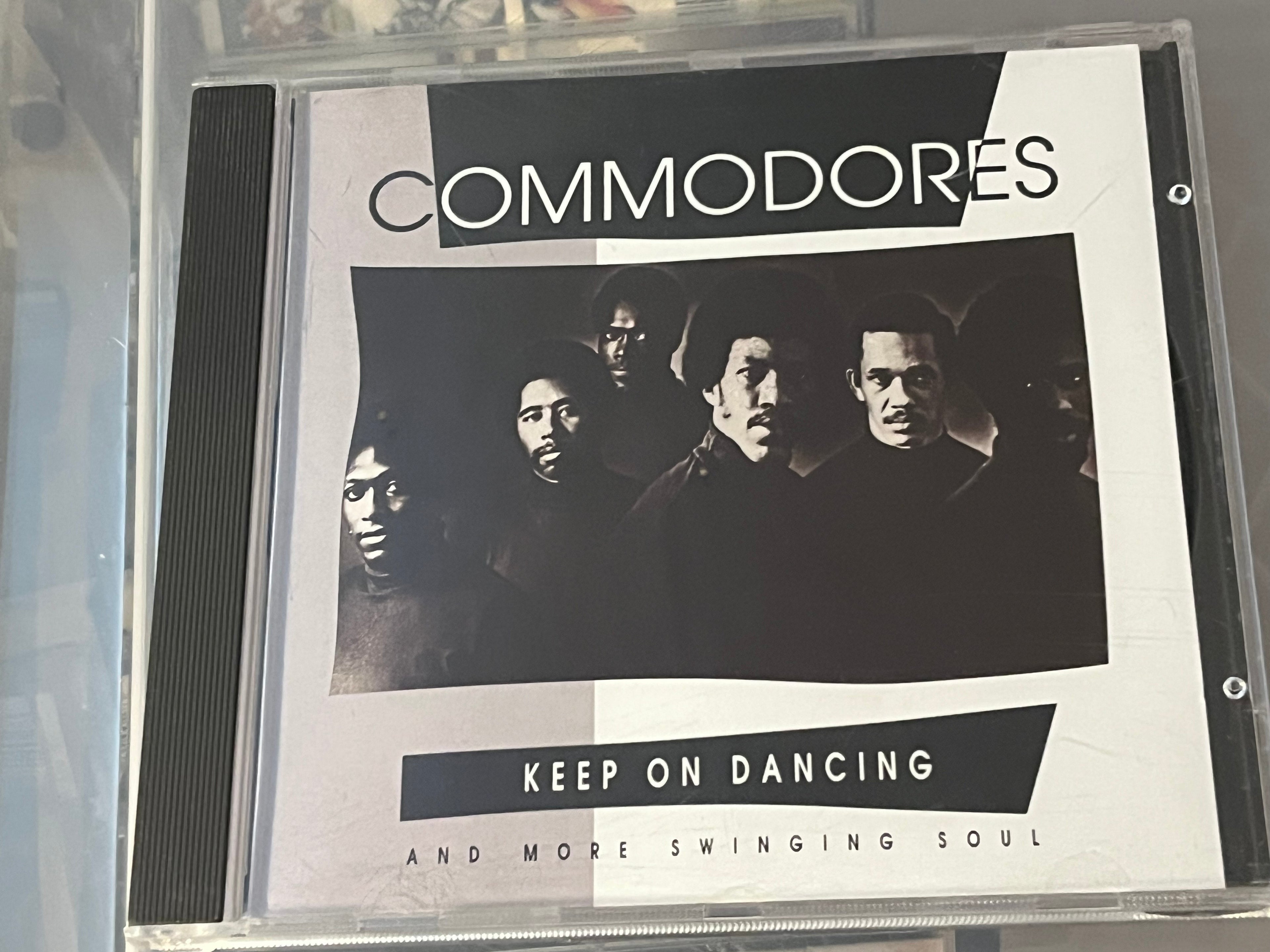 Commodores - Keep On Dancing (NM/NM)