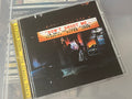 Elton John ‎– Don't Shoot Me I'm Only The Piano Player (NM/NM) Remaster +4 bonusspår!