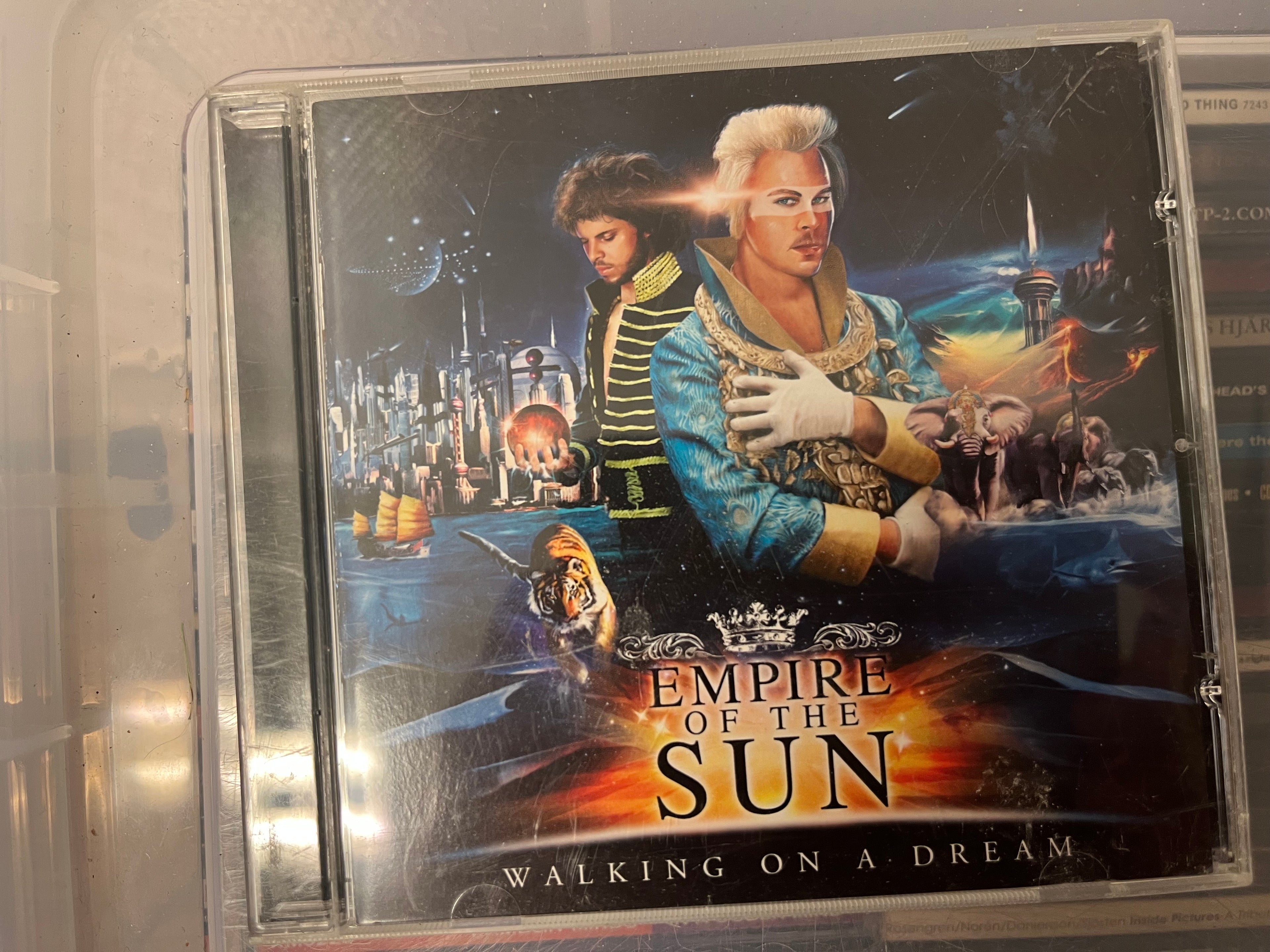 Empire Of The Sun – Walking On A Dream (NM/NM)