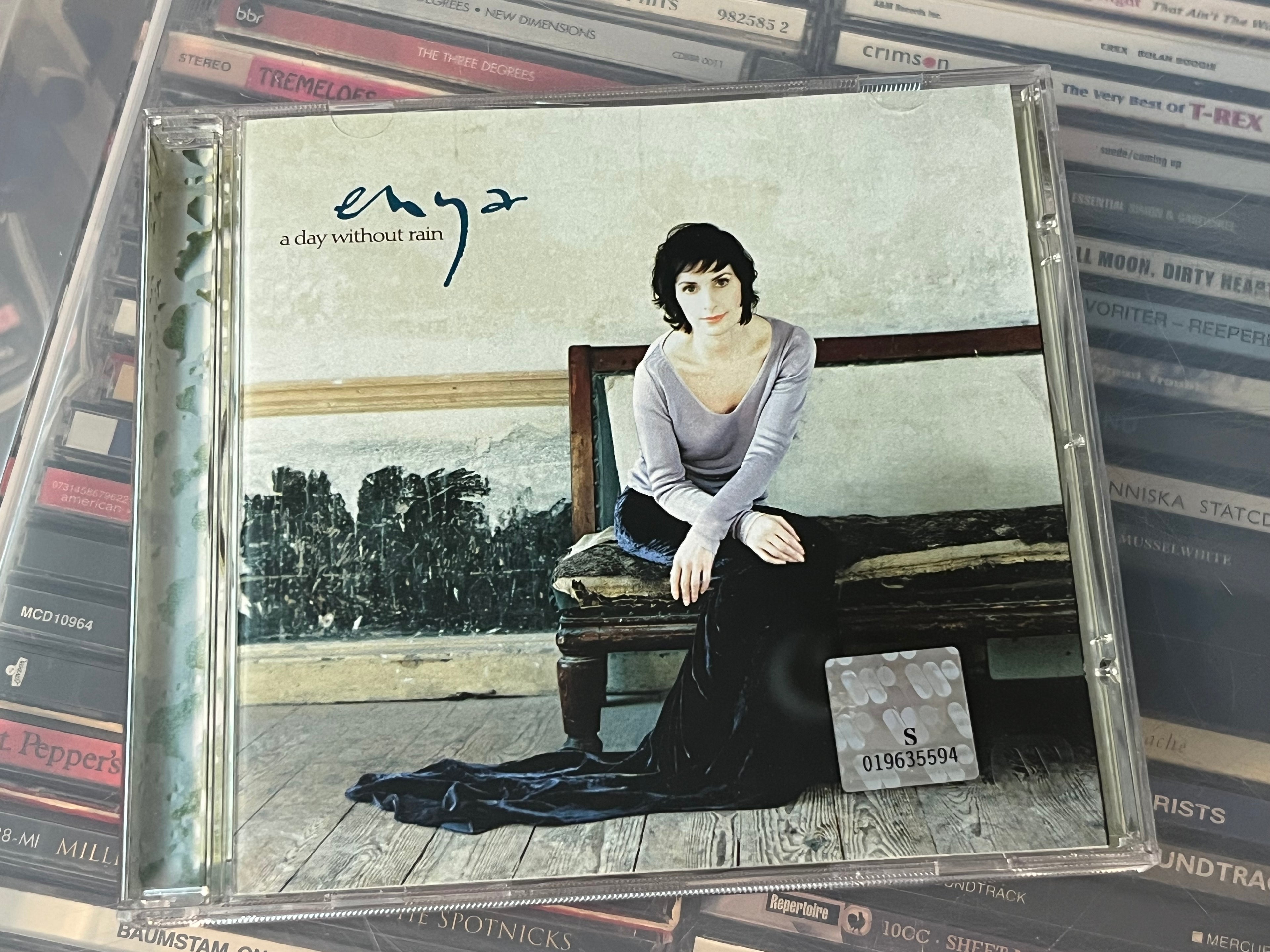 Enya – A Day Without Rain (NM/NM)
