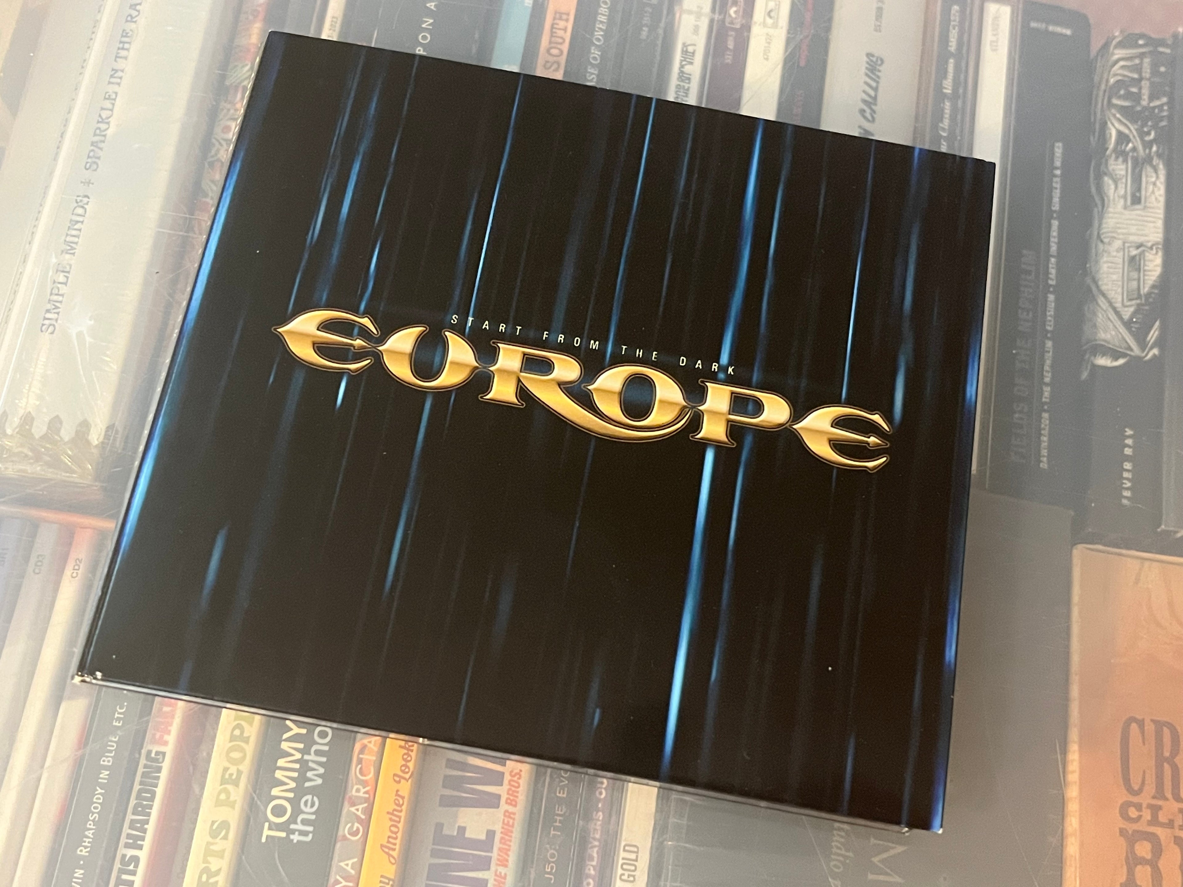 Europe – Start From The Dark /NM/vg+) 1st SWE-04 + SIGNERAD insert - lätt shelfwear digi
