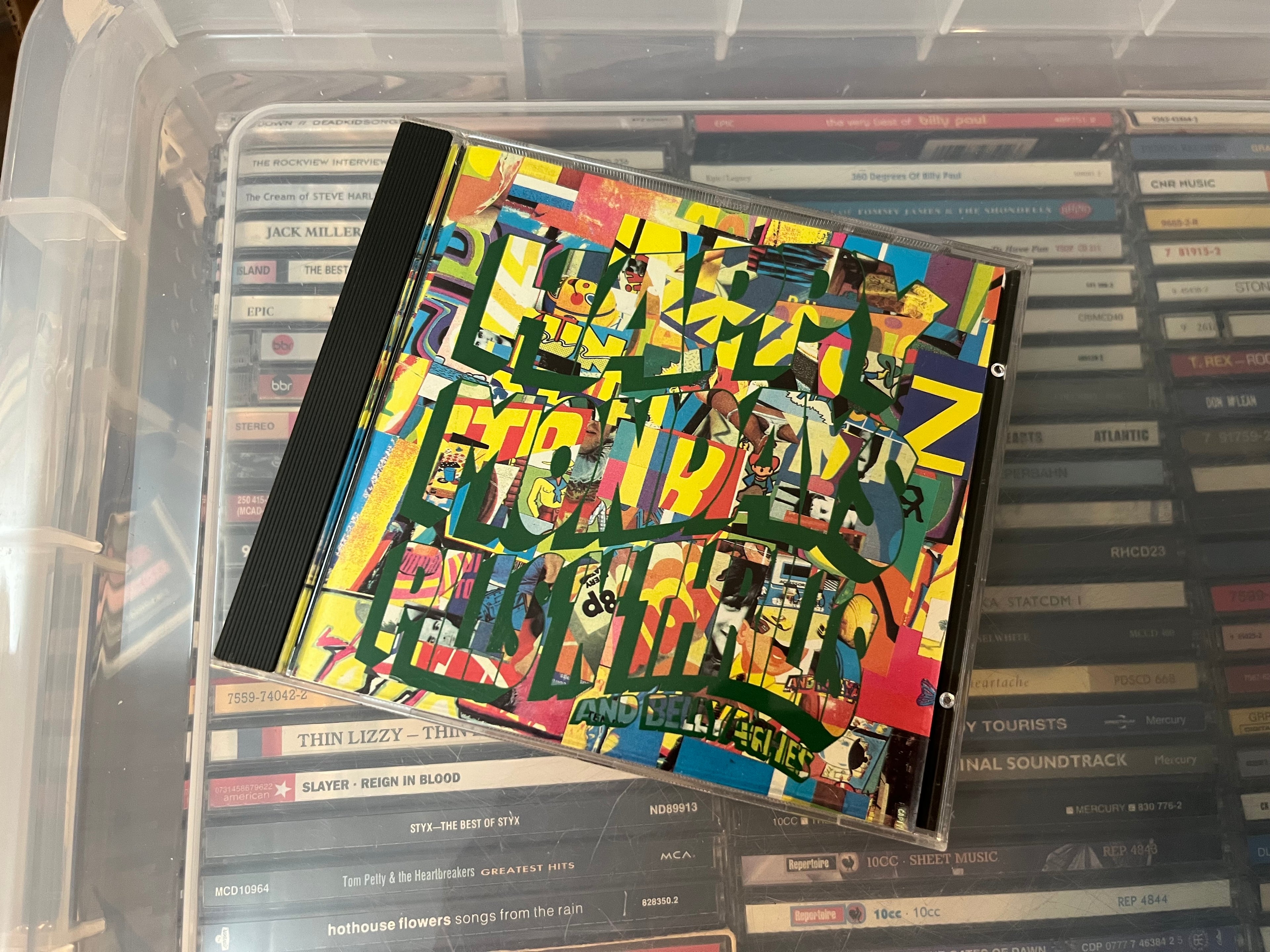 Happy Mondays – Pills 'N' Thrills And Bellyaches (NM/vg+) punchhole spine US-90