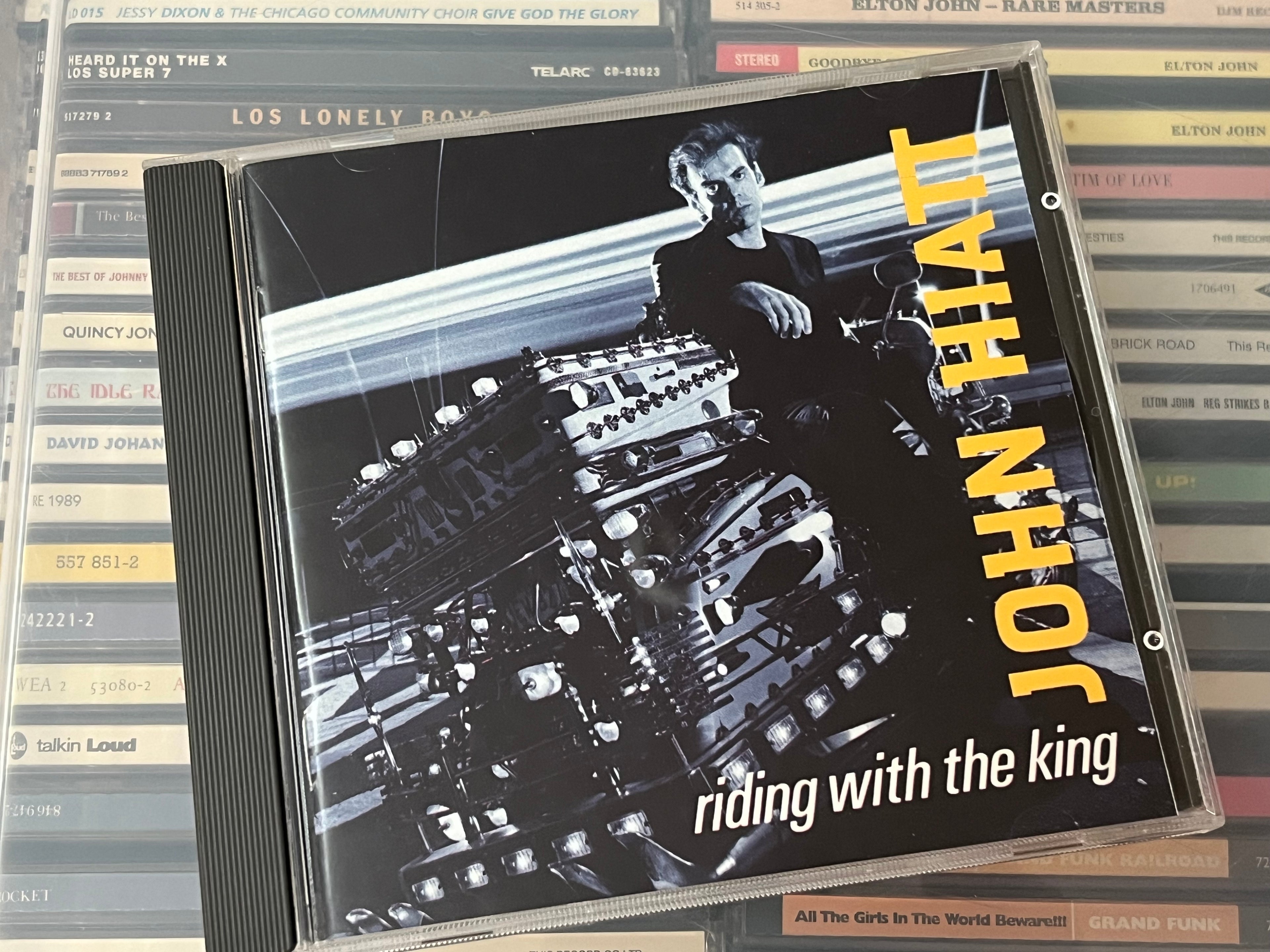John Hiatt – Riding With The King (NM/NM)