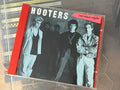 Hooters - Nervous Night (vg/vg+) en lång repa som inte påverkar uppspelningen hos mig