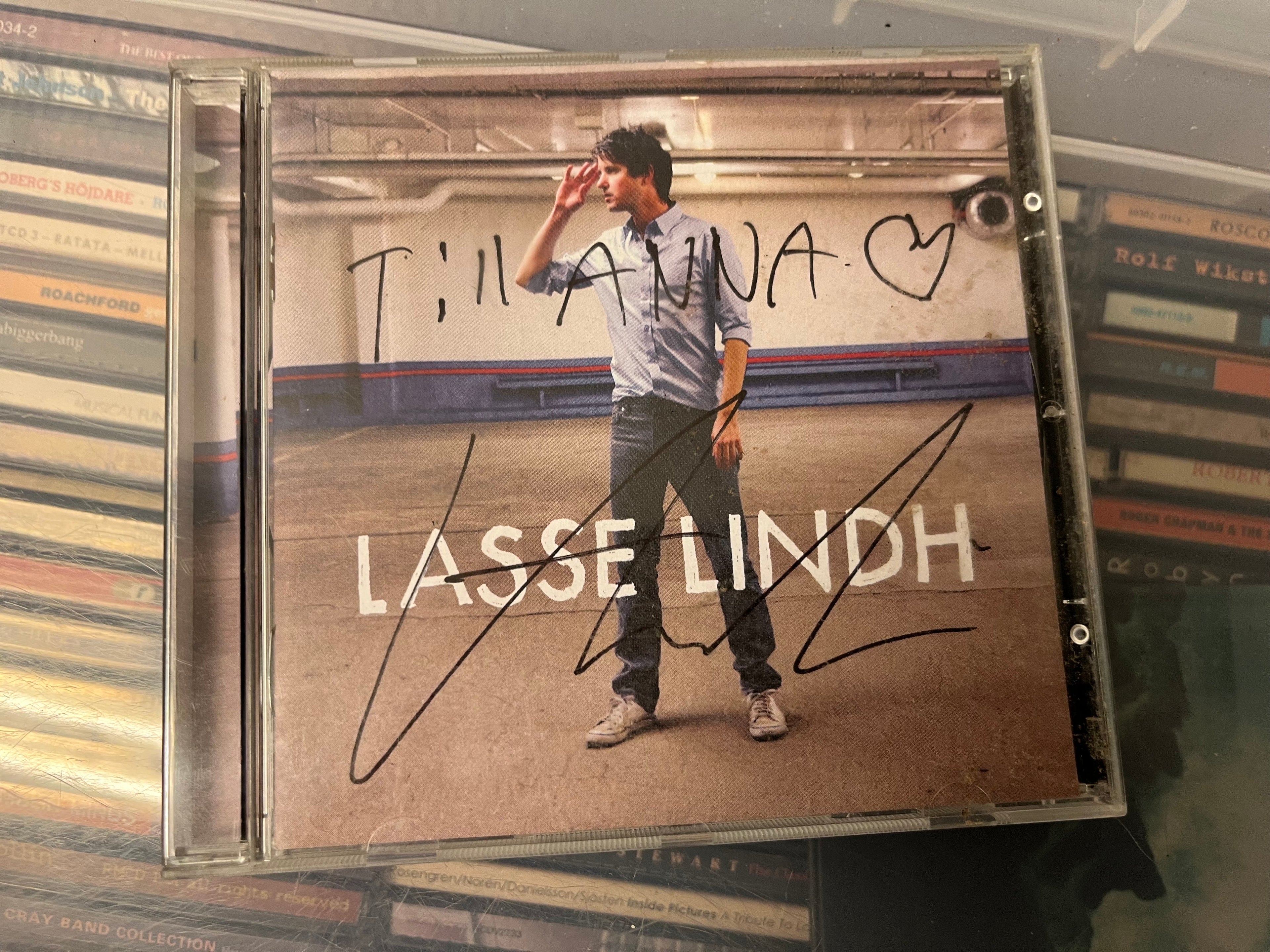 Lasse Lindh – Pool (vg+/vg+) signerad till Anna!