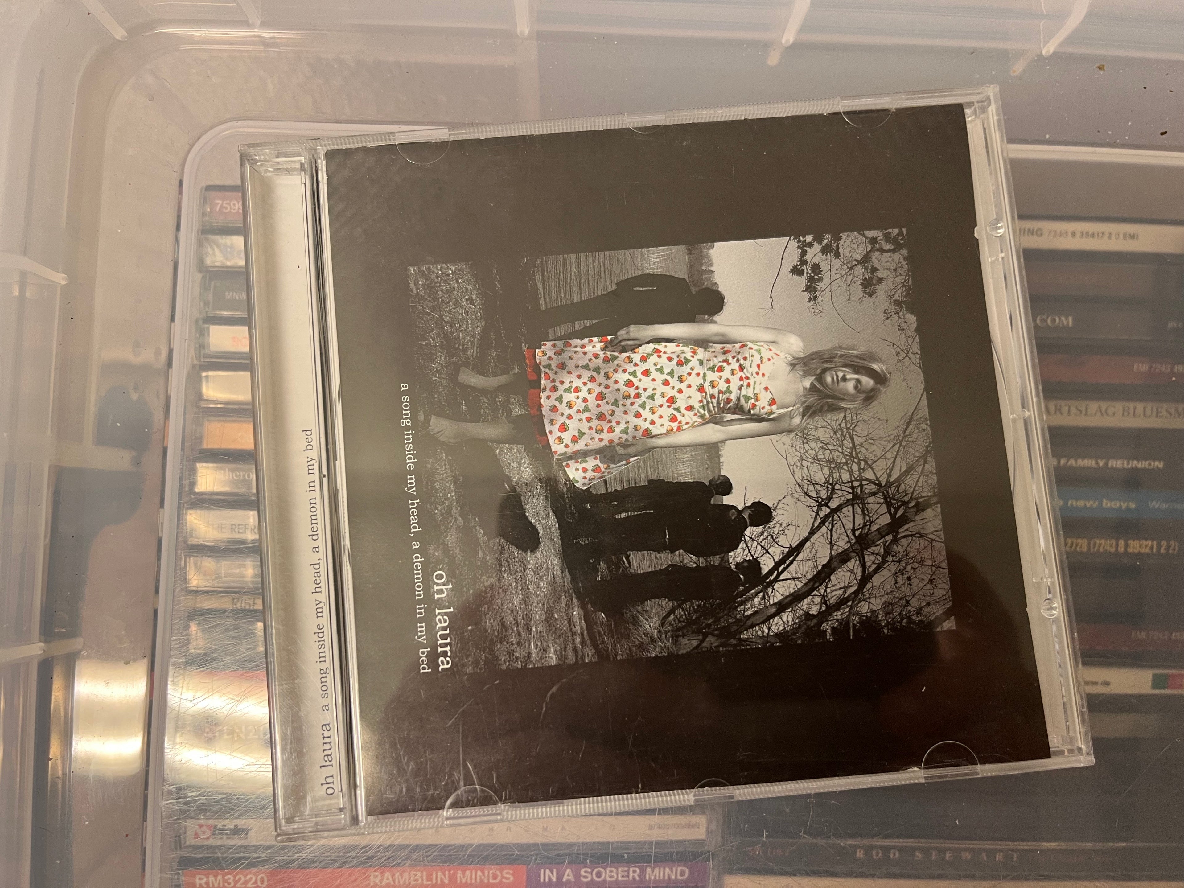 Oh Laura – A Song Inside My Head, A Demon In My Bed (vg+/vg+)