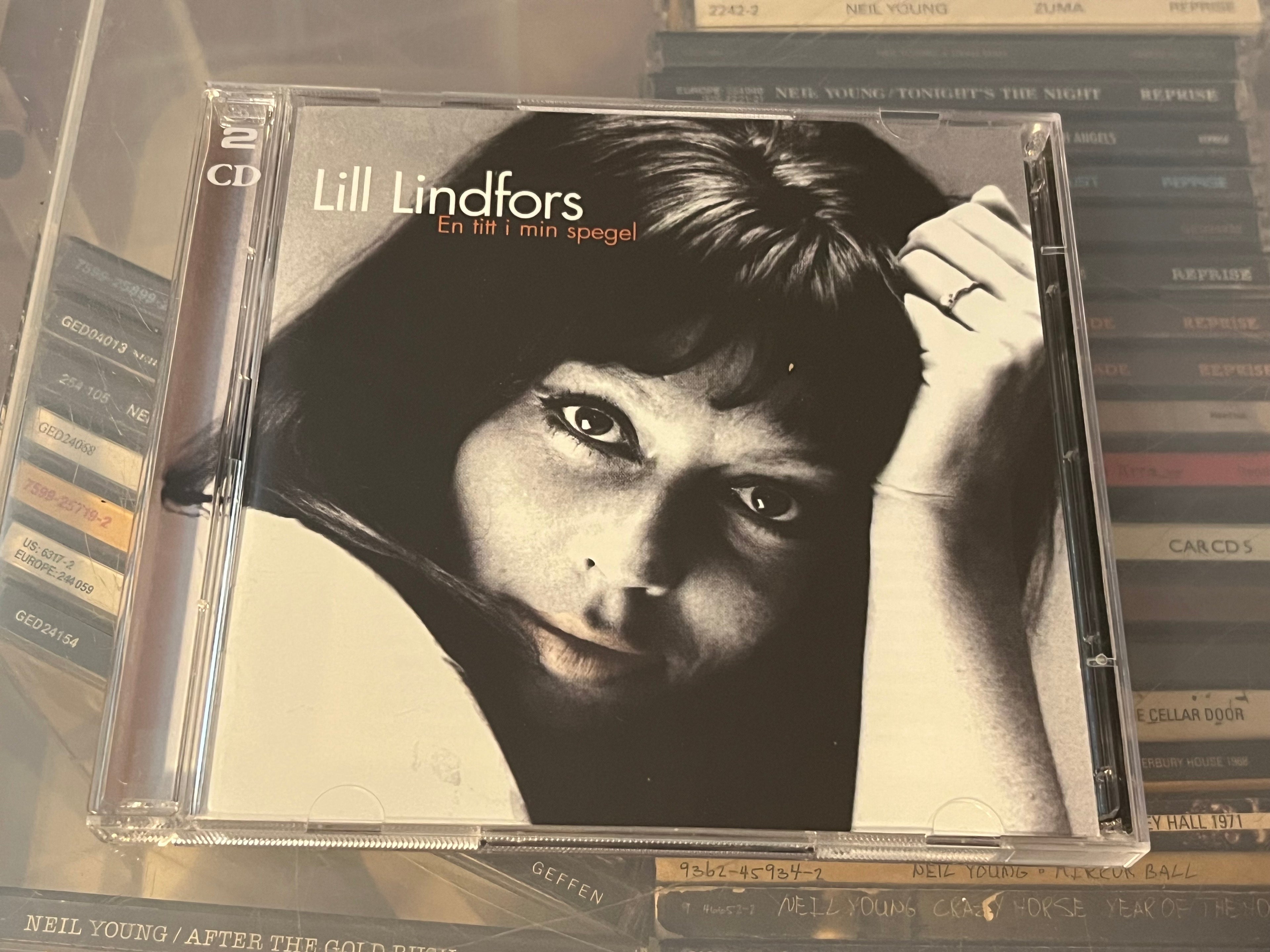 Lill Lindfors – En Titt I Min Spegel (NM/NM) 2CD