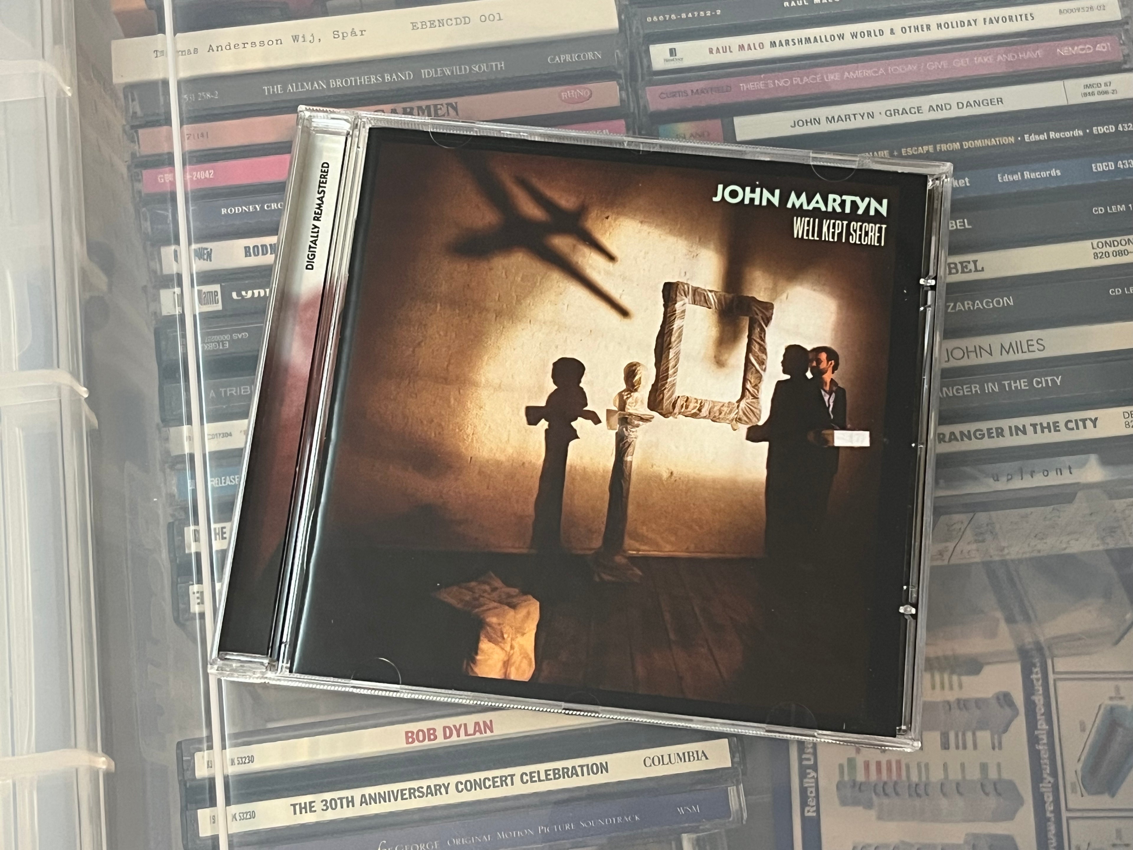 John Martyn – Well Kept Secret (NM/NM) Remaster +2 bonusspår!