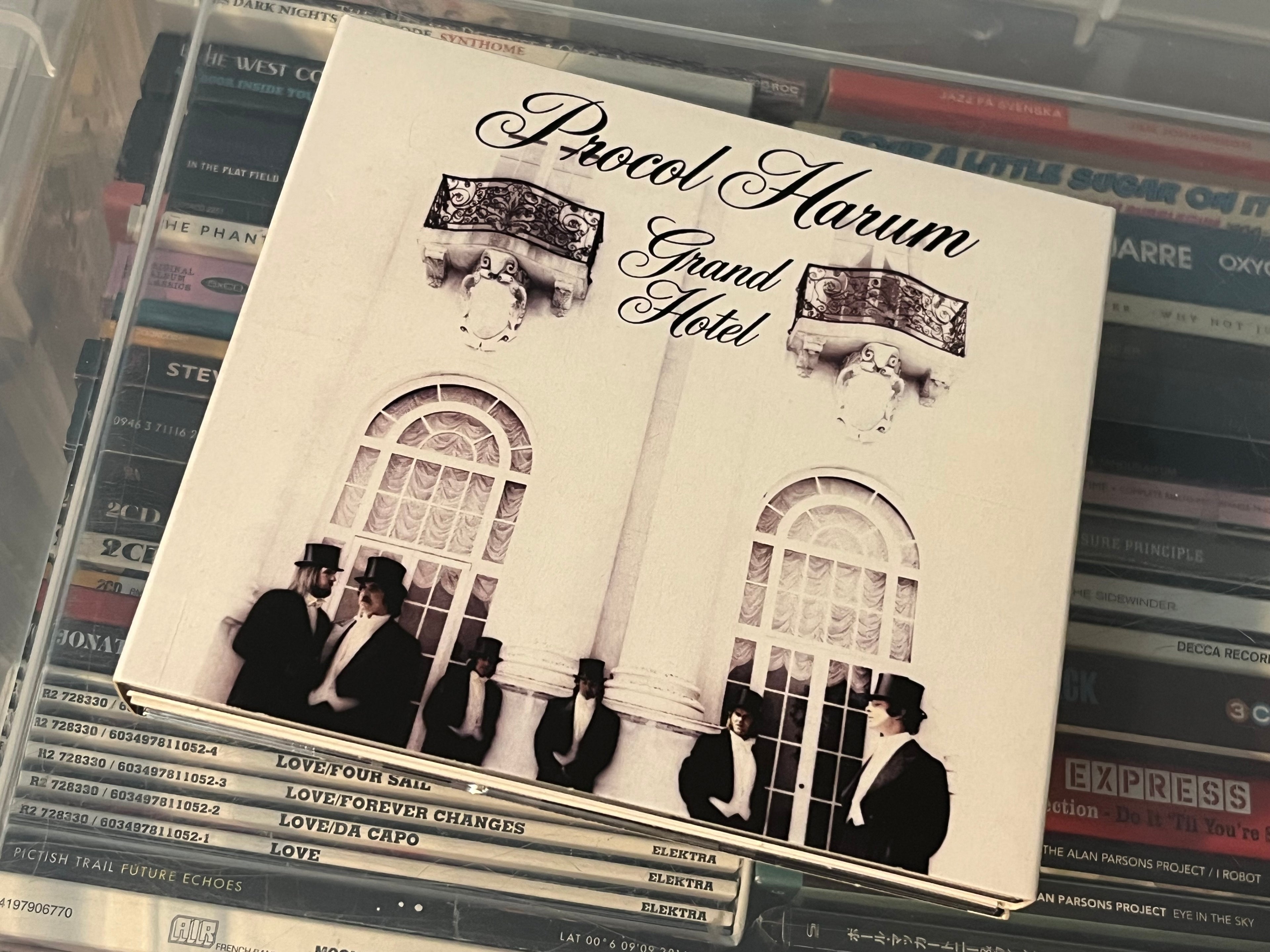 Procol Harum – Grand Hotel (NM/NM) EU-18 CD+DVD Remaster +5 bonusspår
