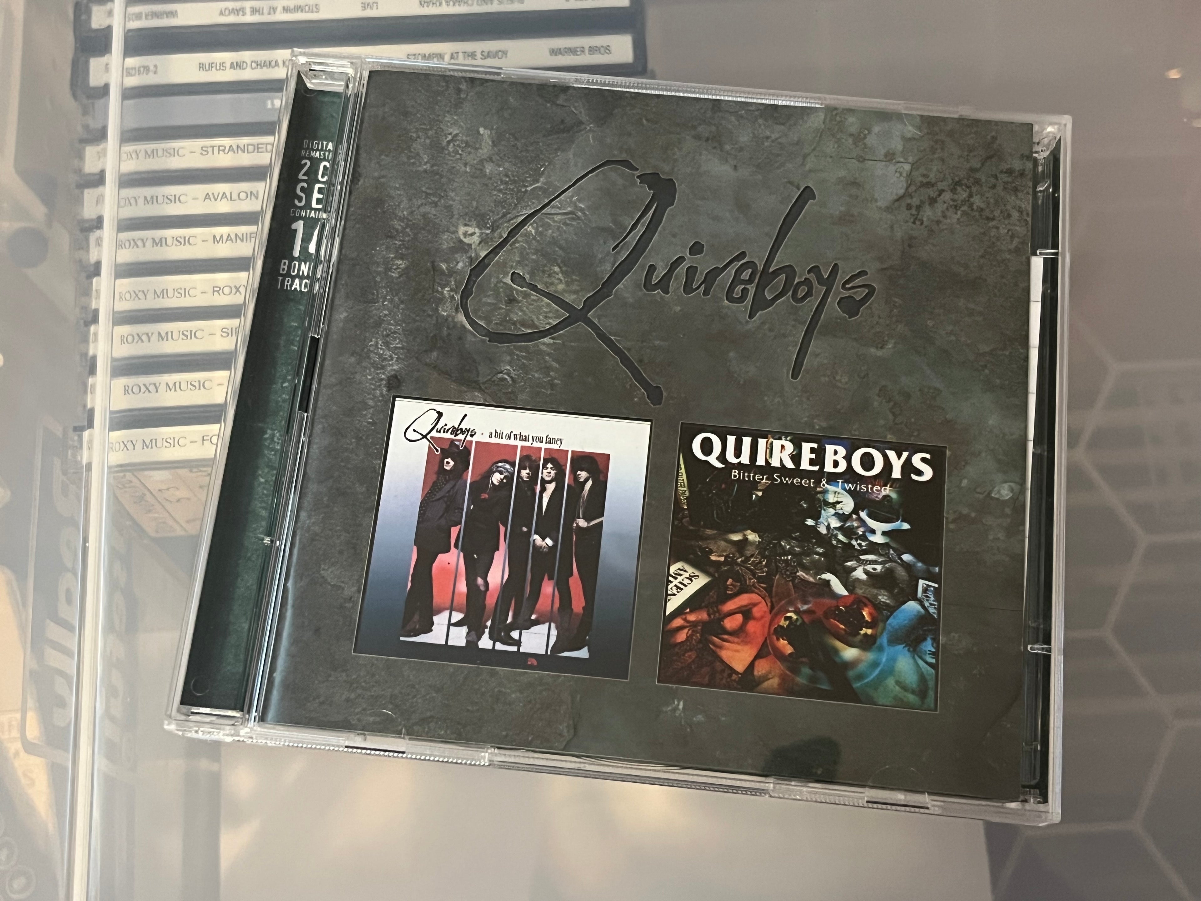 The Quireboys ‎– A Bit Of What You Fancy/Bitter Sweet And Twisted (NM/NM) 2LP på en CD