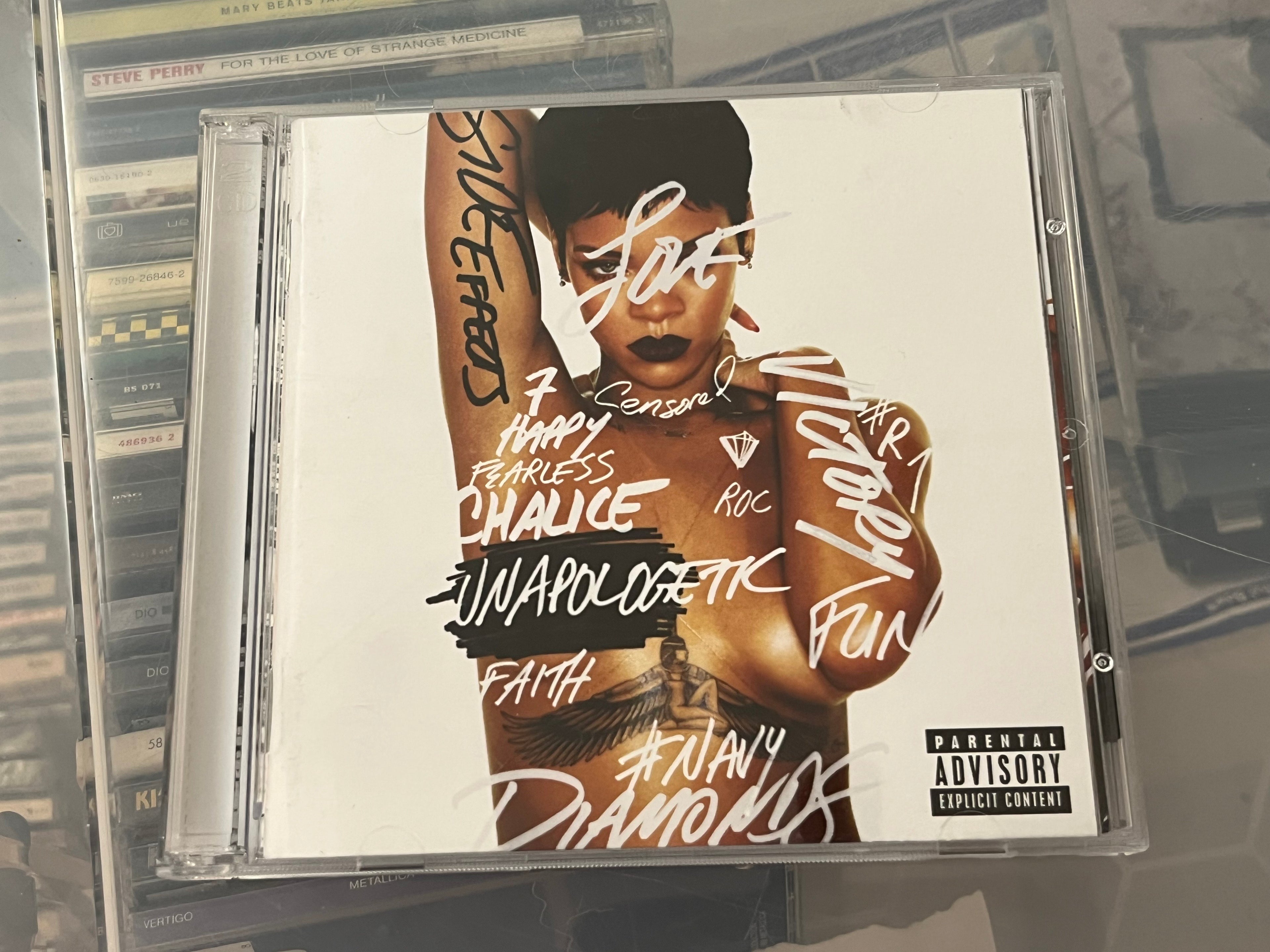 Rihanna – Unapologetic (NM/NM) CD+DVD-versionen!