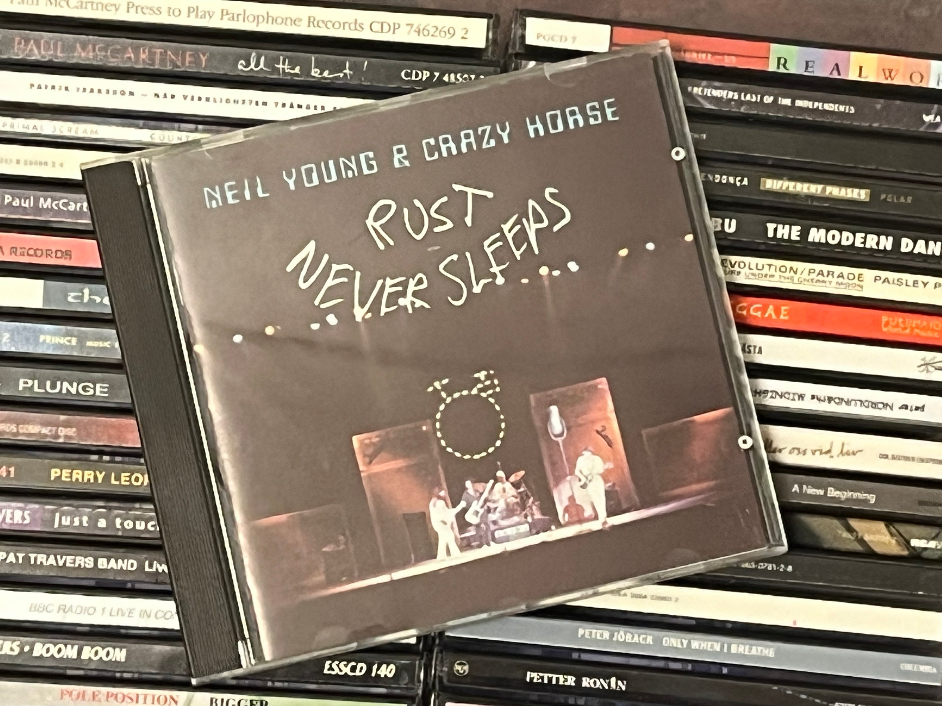 Neil Young & Crazy Horse – Rust Never Sleeps (NM/NM) ***måste i varje hem***