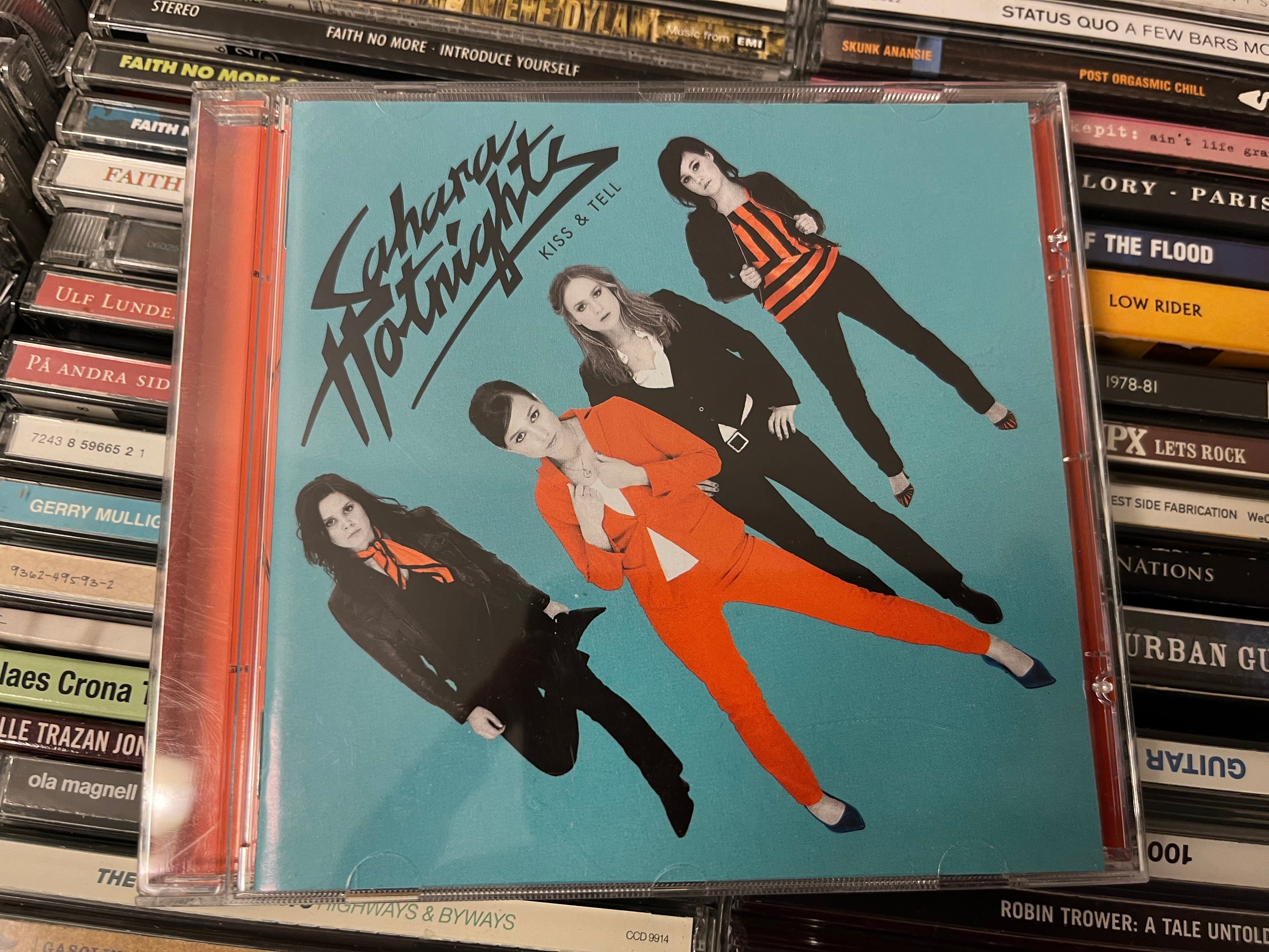 Sahara Hotnights - Kiss & Tell (NM/NM)