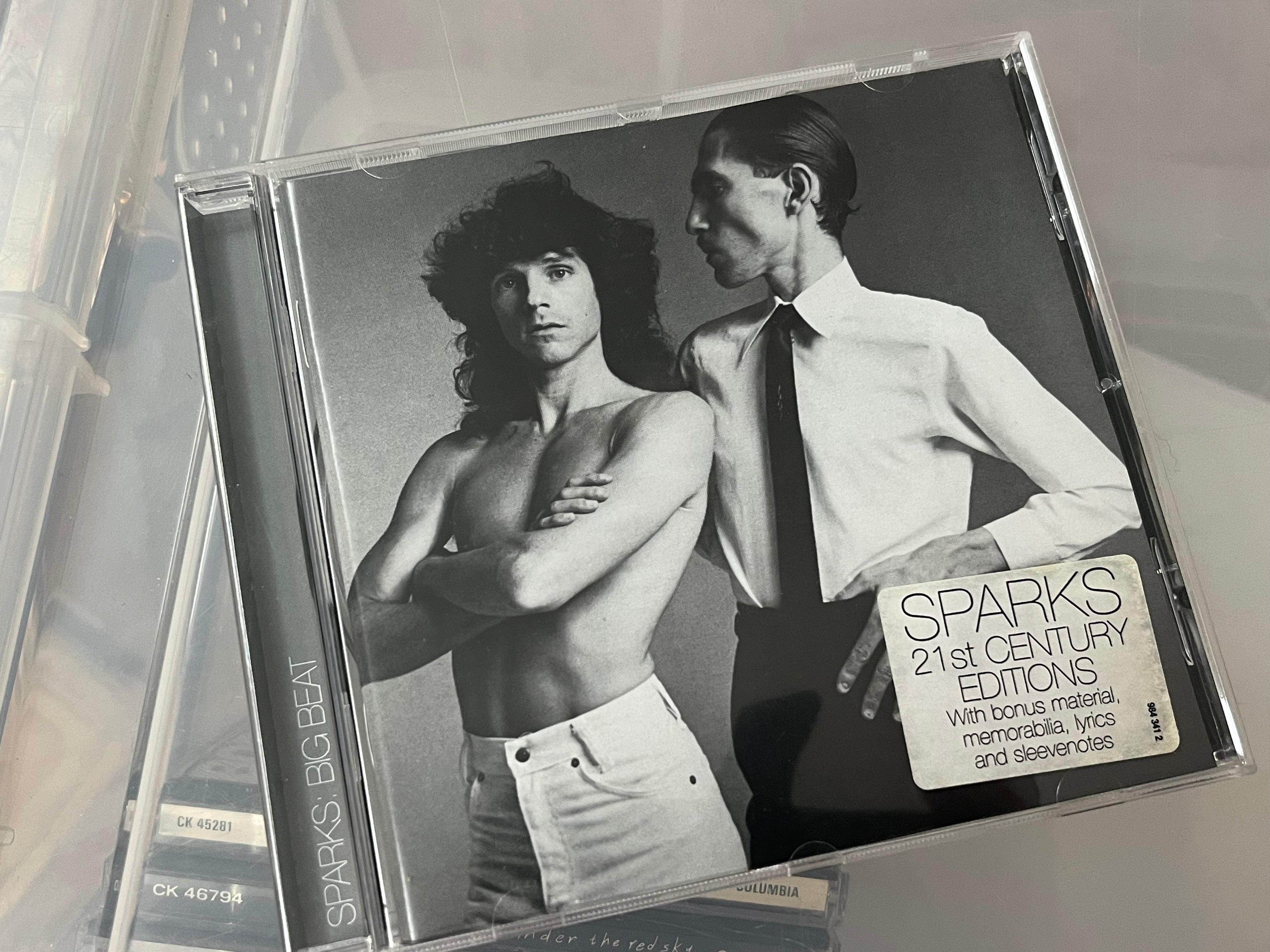 Sparks – Big Beat (NM/NM) Remaster med sex bonusspår!