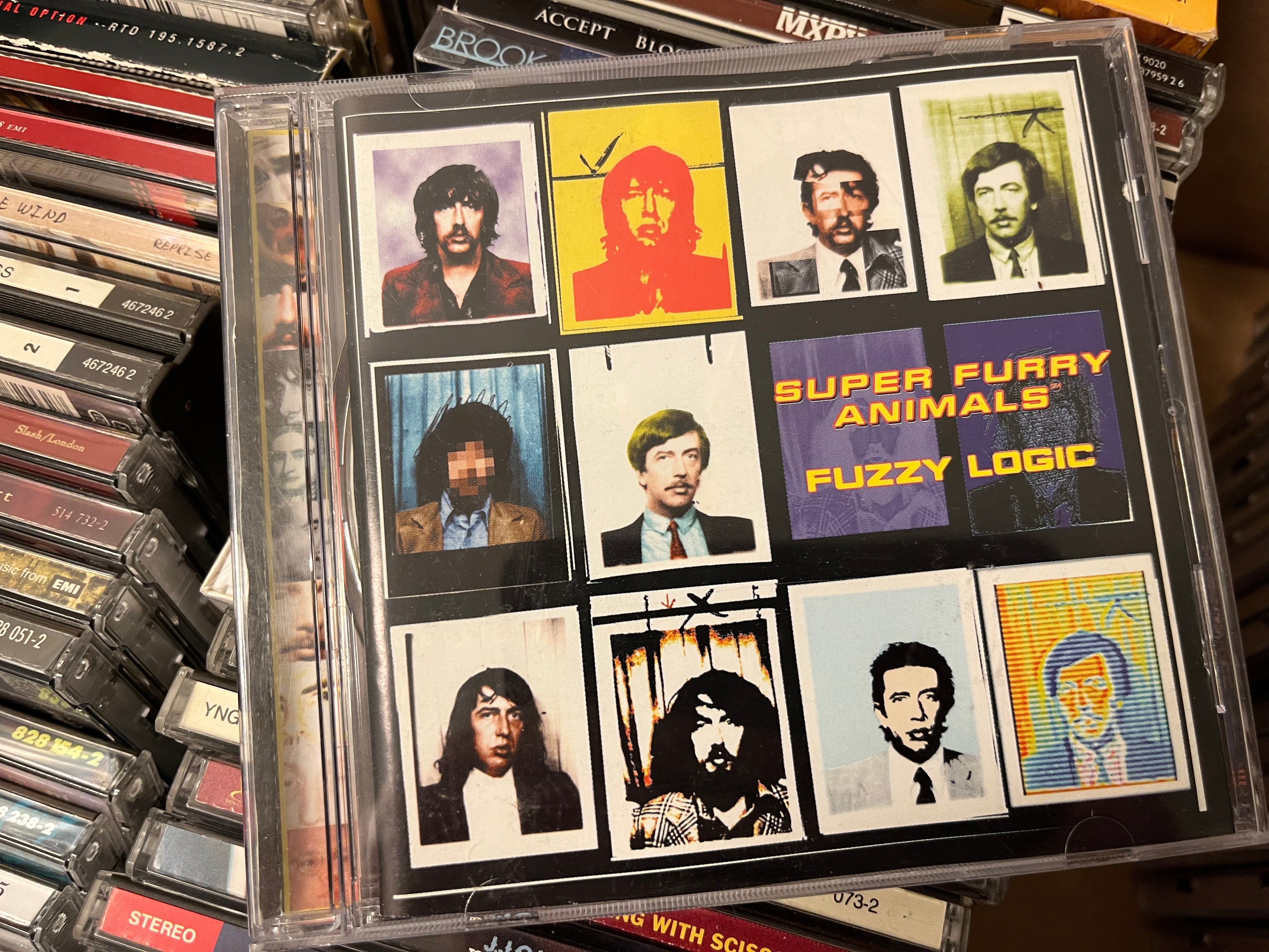 Super Furry Animals – Fuzzy Logic (vg+/vg+)