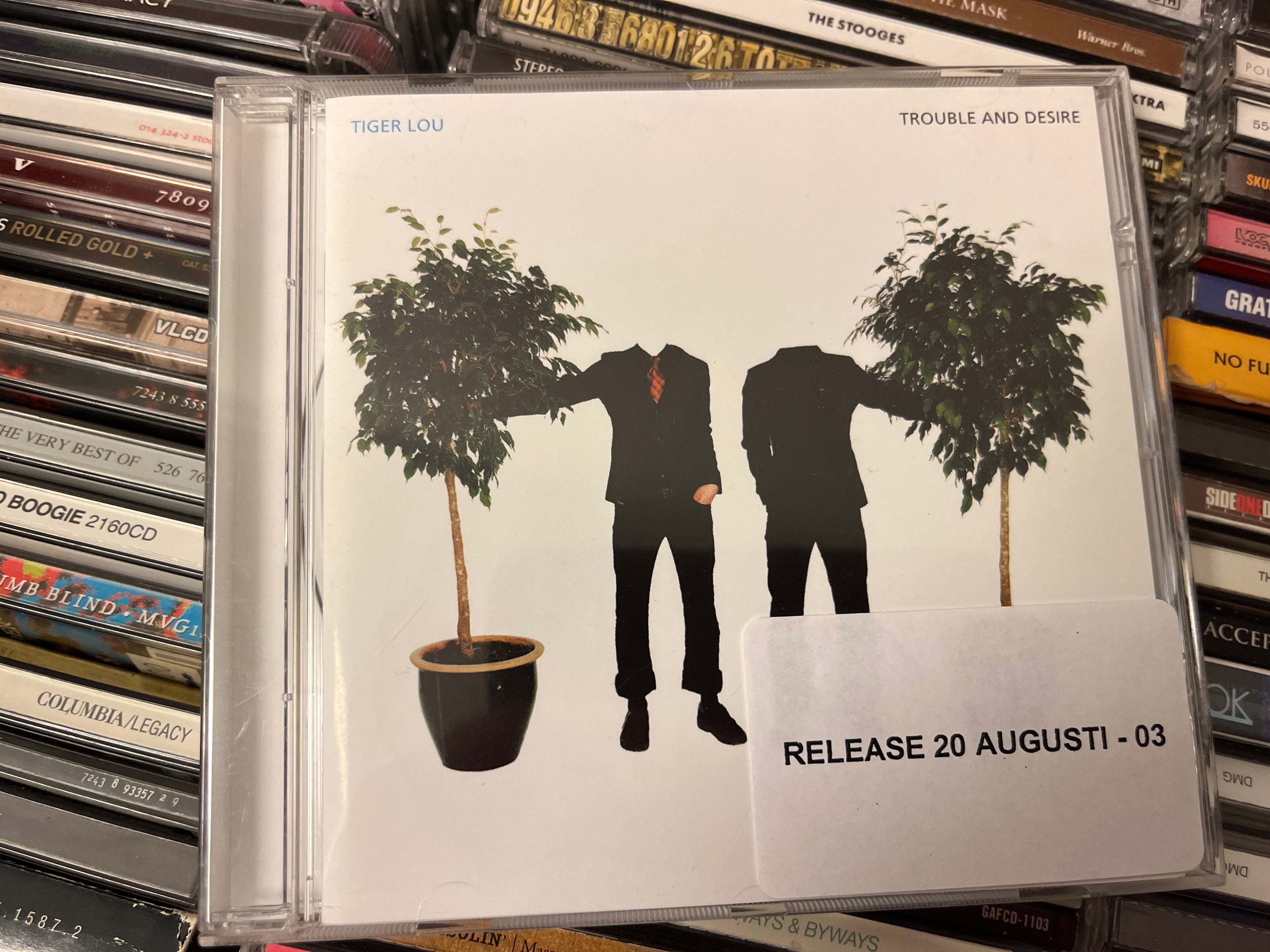 Tiger Lou – Trouble And Desire (NM/NM)