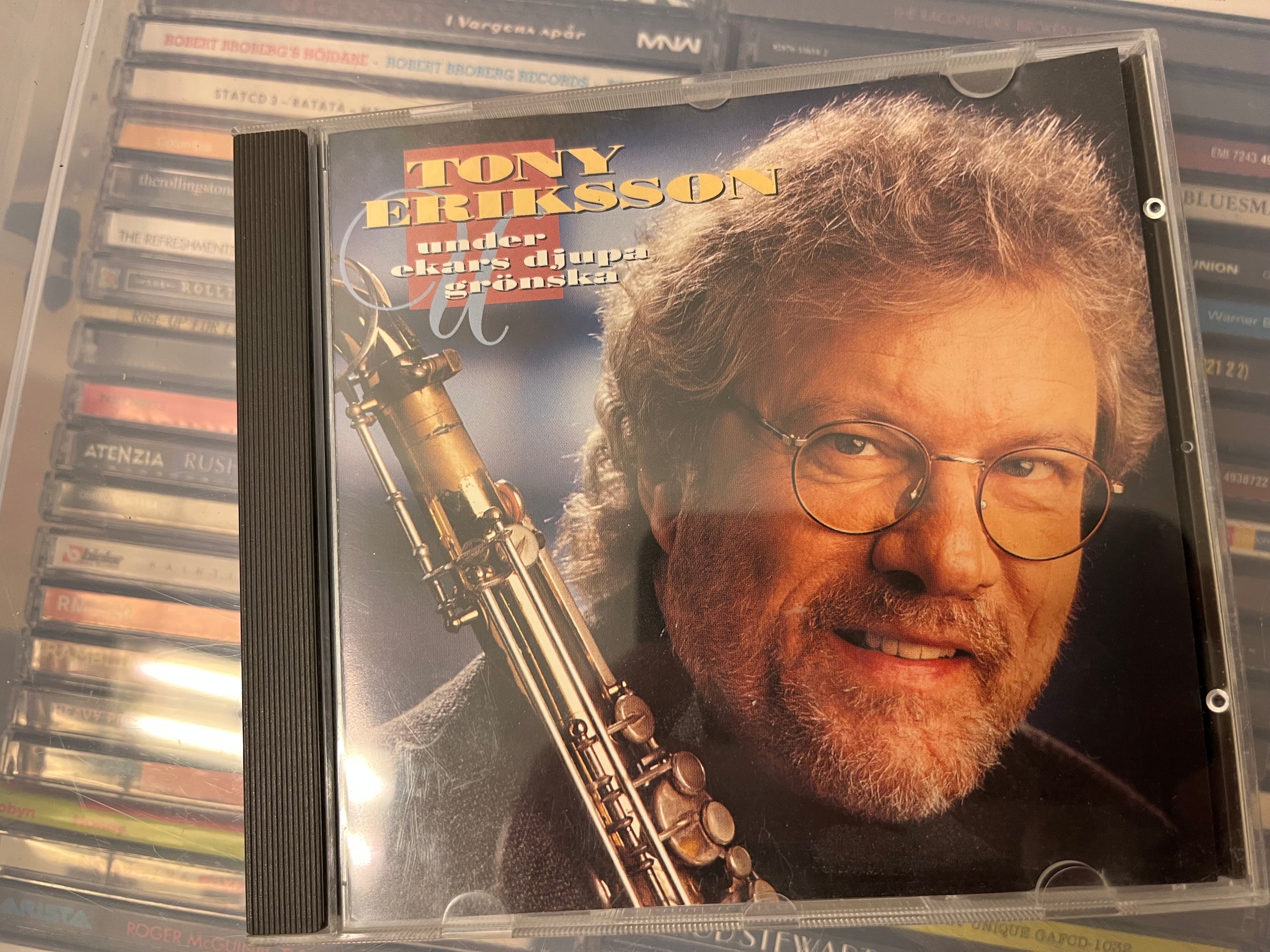 Tony Eriksson - Under Ekars Djupa Grönska (vg+/vg+)