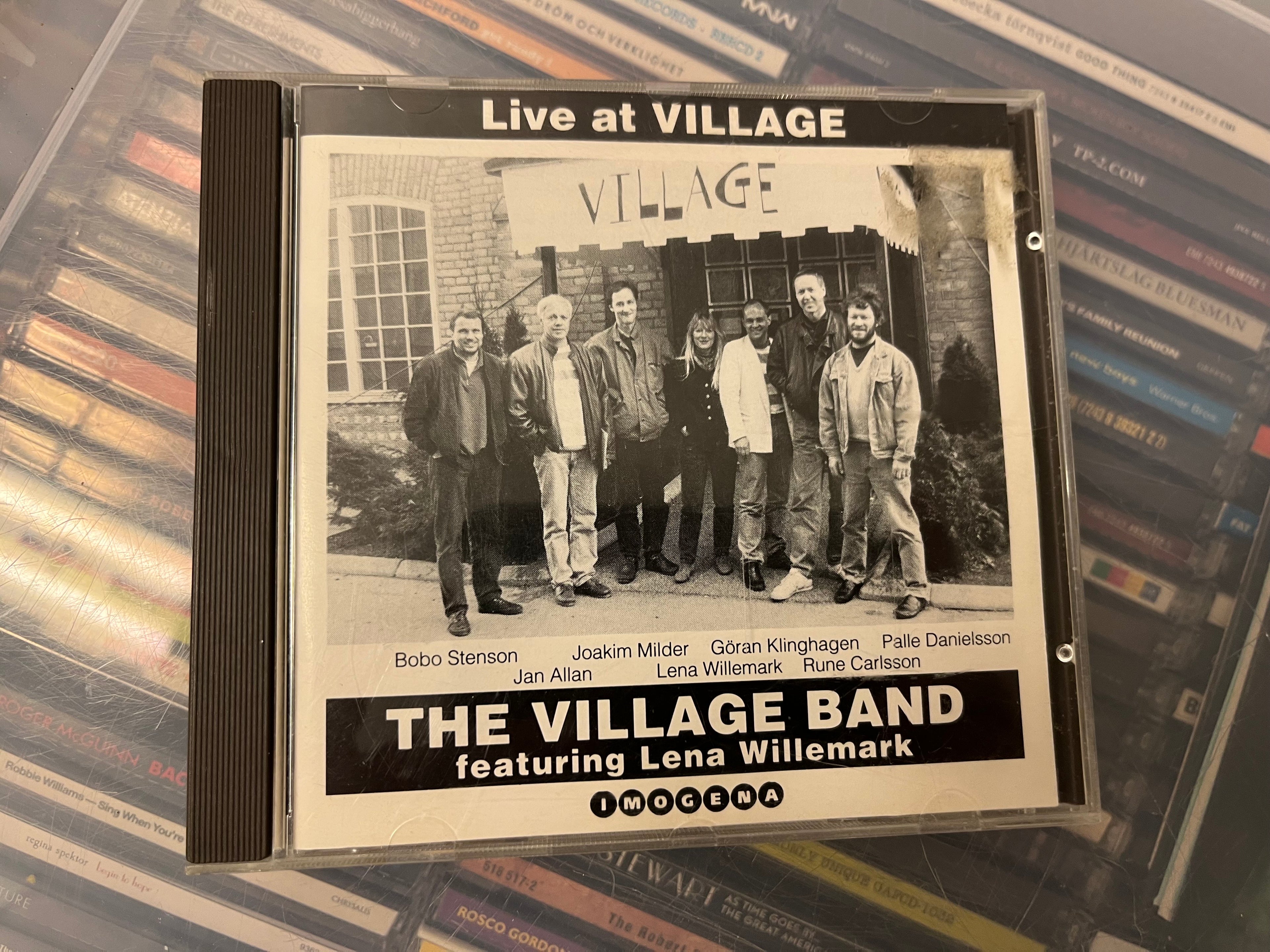 The Village Band Featuring Lena Willemark – Live At Village (vg+/vg+)