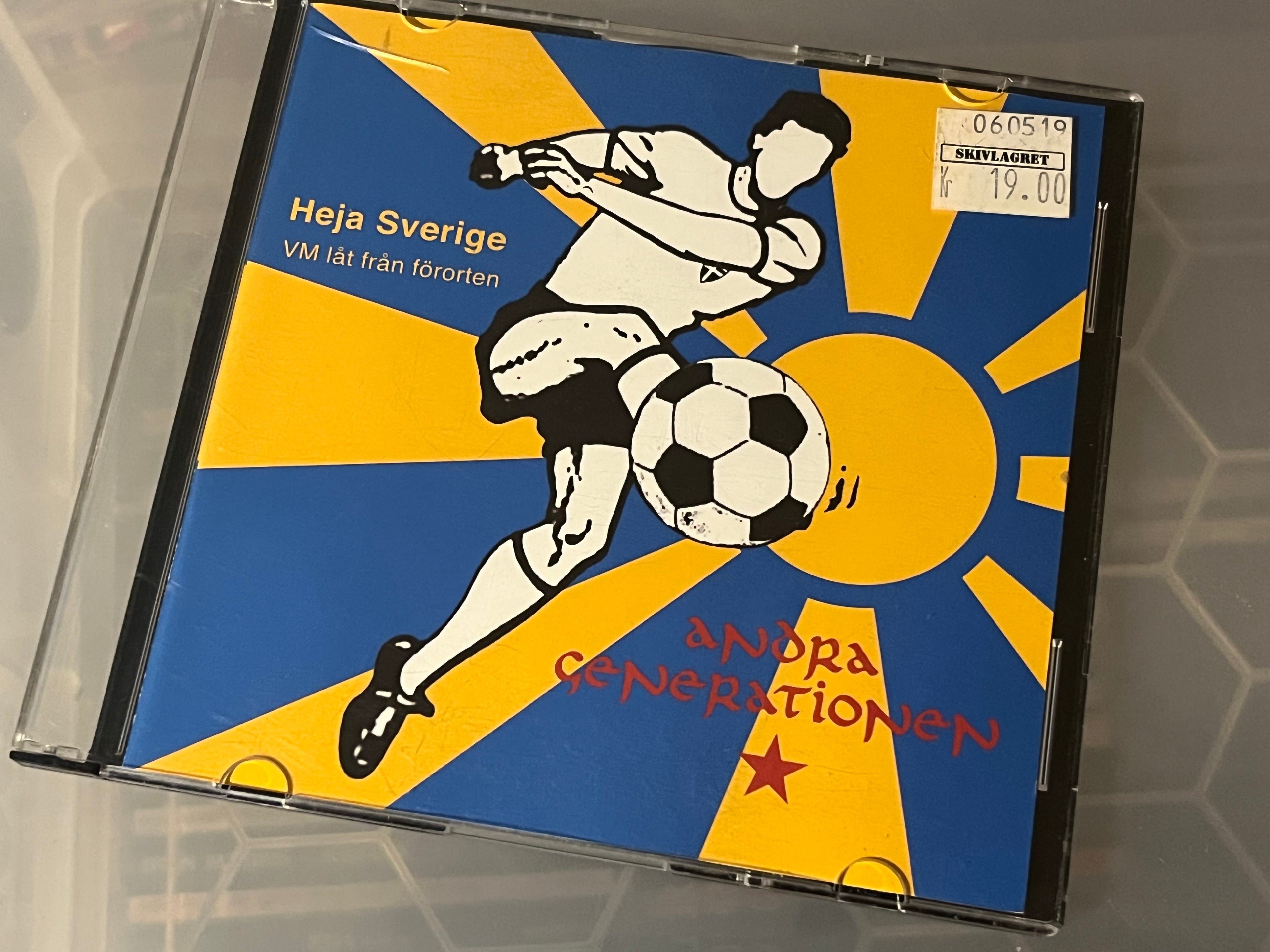 Andra Generationen – Heja Sverige (VM Låt Från Förorten) (NM/NM) 2-spårs single slimcase