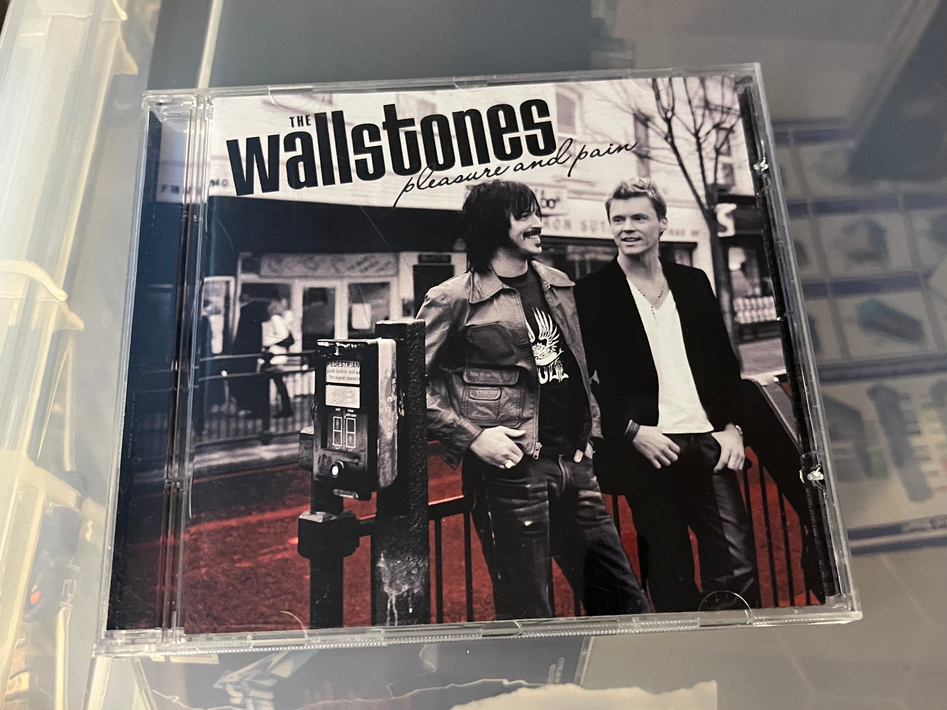 The Wallstones – Pleasure And Pain (NM/NM) *Signerad baksida booklet*